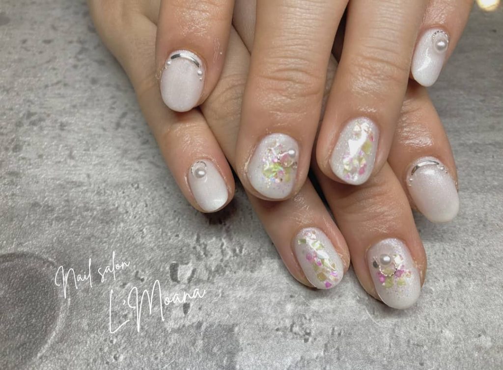 お客様nailart by arisa / @lmoana_arisa.-定額デザイン-シェルで涼しげな仕上がりに?? ??◌.◆定額デザイン ¥5,500→¥4,800(～5/31まで).=========================== Nail salon L&