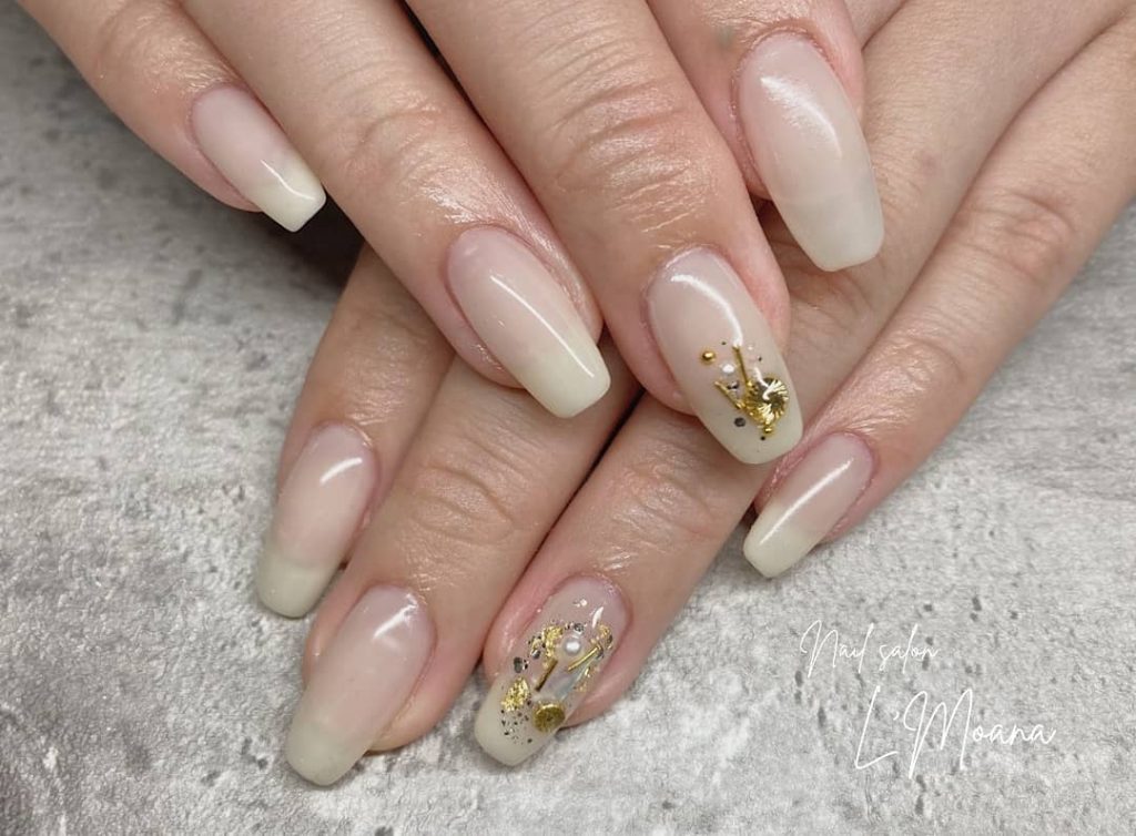 お客様nail?? ??by @lmoana_arisa.nuance design ?✭◆Hand＊ワンカラー+4本アート ¥4,900.⫘⫘⫘⫘⫘⫘⫘⫘⫘⫘⫘⫘⫘Nail salon L&