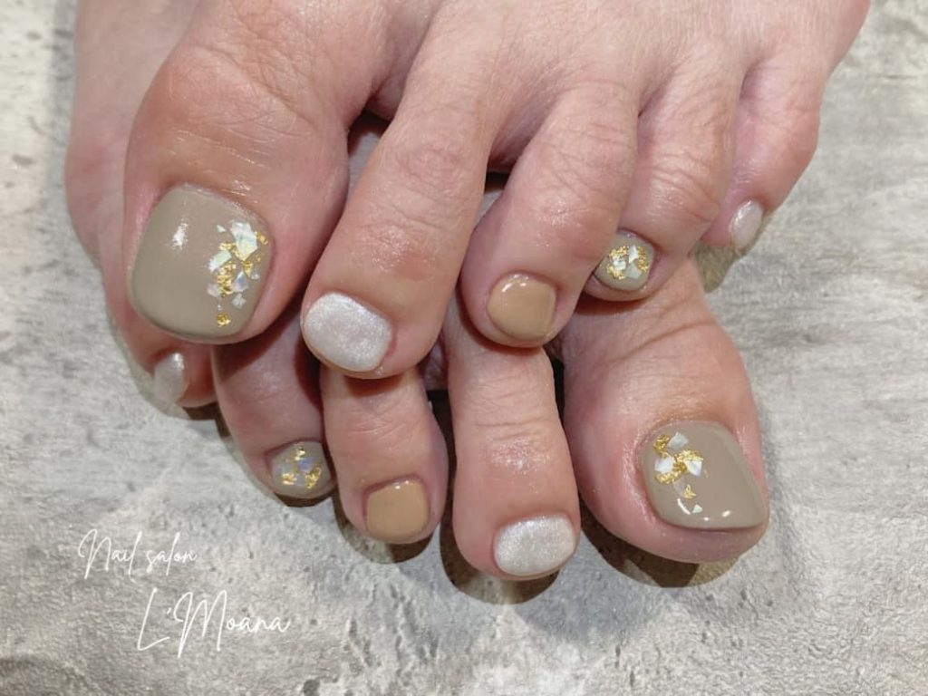 お客様nail?? ??by @lmoana_chisa.◆Foot＊定額デザイン ¥5,500.⫘⫘⫘⫘⫘⫘⫘⫘⫘⫘⫘⫘⫘Nail salon L&